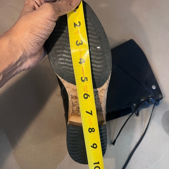 UGG Australia Women’s Black Leather Riding Boots Zip & Ties Shearling Sole US 7 - Picture 13 of 13